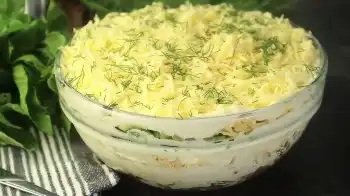 Салат с курицей и огурцами интрига
