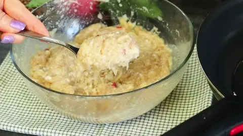 Котлеты без хлеба с яблоком и манкой