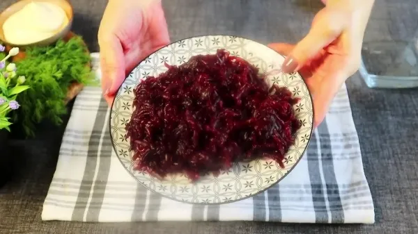 Салат из свеклы и горошка "ПРОСТУШКА" 2 Свекла на терку