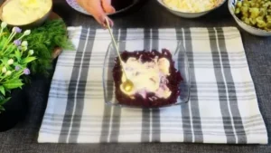 Слой свеклы и майонез