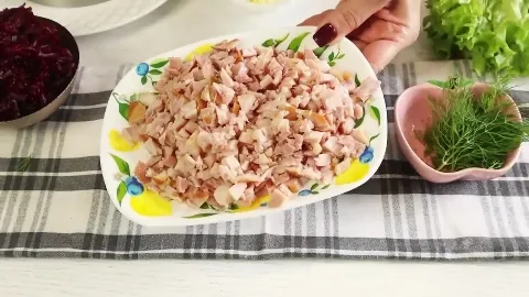 Салат с курицей