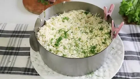 Укроп на салате