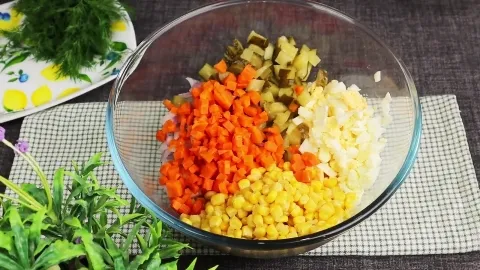 Салат с тунцом и яйцом - сытный и простой рецепт 5 Кукуруза салат