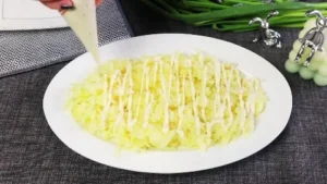 Салат "Мимоза" с пекинской капустой и тунцом 02