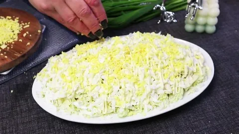 салат мимоза с яйцами