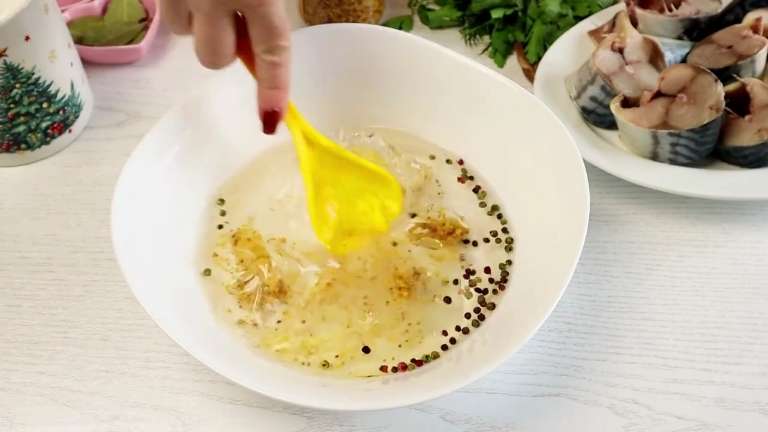 Малосольная скумбрия кусочками с уксусом и луком 4 Малосольная скумбрия кусочками с уксусом и луком