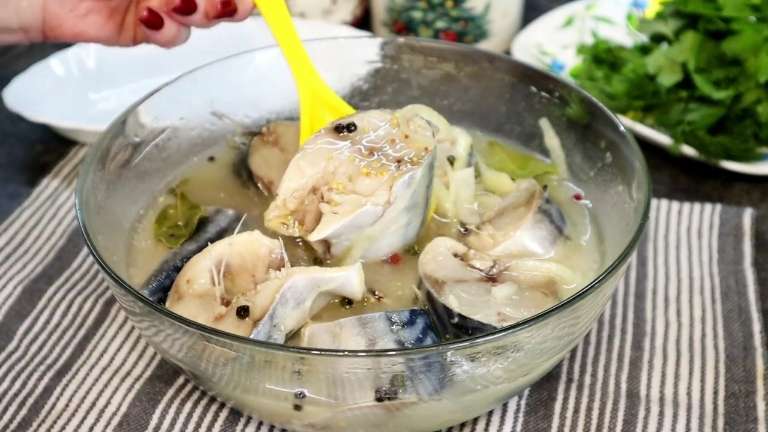Малосольная скумбрия кусочками с уксусом и луком 7 Малосольная скумбрия кусочками с уксусом и луком
