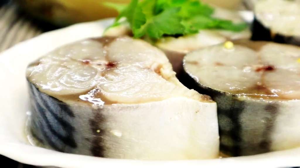Малосольная скумбрия кусочками с уксусом и луком 1 Малосольная скумбрия кусочками с уксусом и луком
