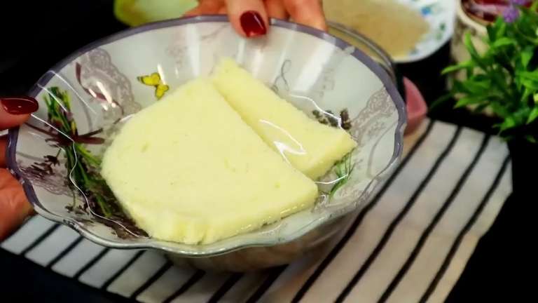 Самые сочные и пышные домашние котлеты из курино - свиного фарша 2 Батон для котлет рецепт