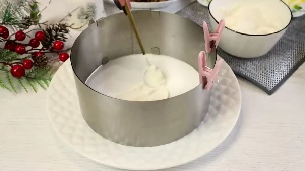 Салат «Зимний Фьюжн» с курицей, ананасами и грибами 3 Блюдо с формой для салата