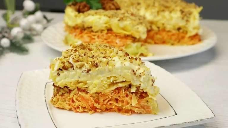 Слоёный салат «Шапка Мономаха» с грецкими орехами, сыром и чесноком без мяса 12 Слоёный салат «Шапка Мономаха» с грецкими орехами, сыром и чесноком без мяса