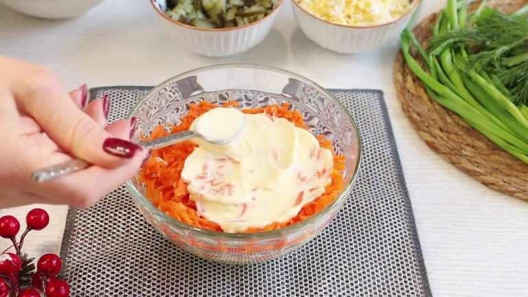 Салат со шпротами и плавленым сыром слоями: рецепт Балтийский