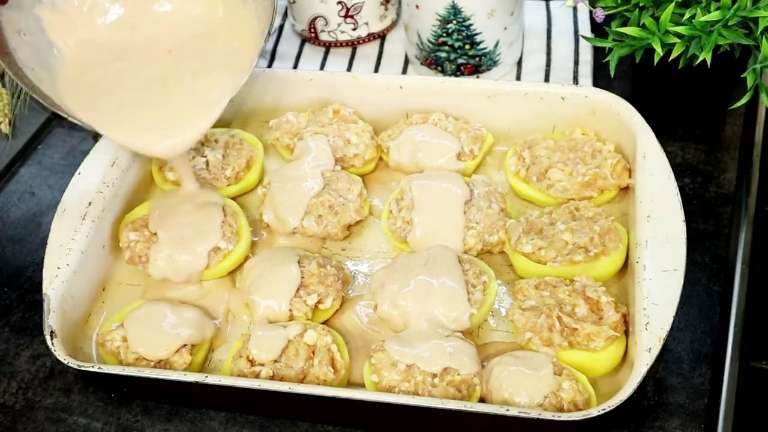 Фаршированный картофель с фаршем в духовке — простой рецепт из детства