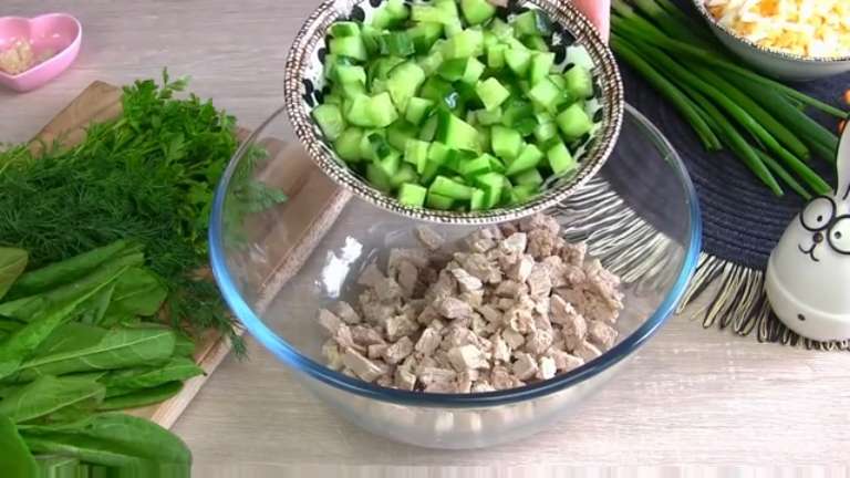 Мясной весенний салат "Люкс" со щавелем-рецепт на Пасху