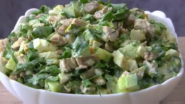 Мясной весенний салат "Люкс" со щавелем-рецепт на Пасху