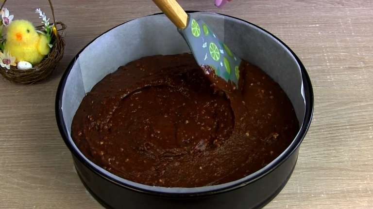 Постный шоколадный пирог «Монте-Кристо» с бананом и орехами