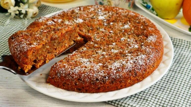 Постный морковный пирог с орехами