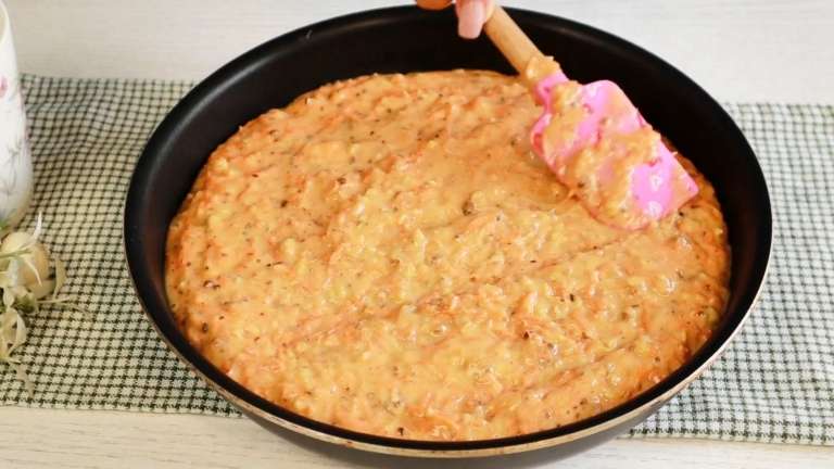 Постный морковный пирог с орехами