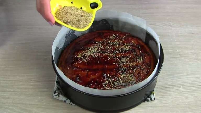 Постный пирог Монах на крепком чае с вареньем