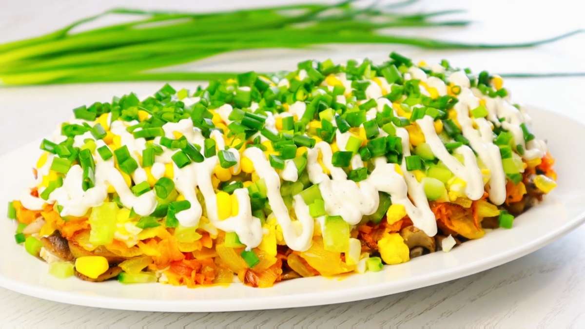 Салат «Добрая тёща» с курицей и грибами