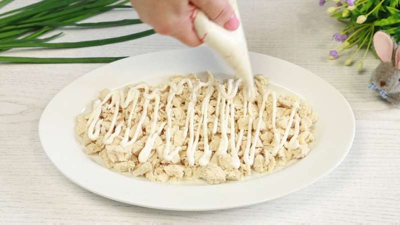 Салат «Добрая тёща» с курицей и грибами