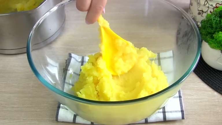Постная картофельная запеканка с грибами в духовке