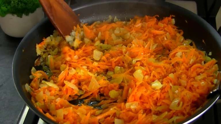 Постная картофельная запеканка с грибами в духовке