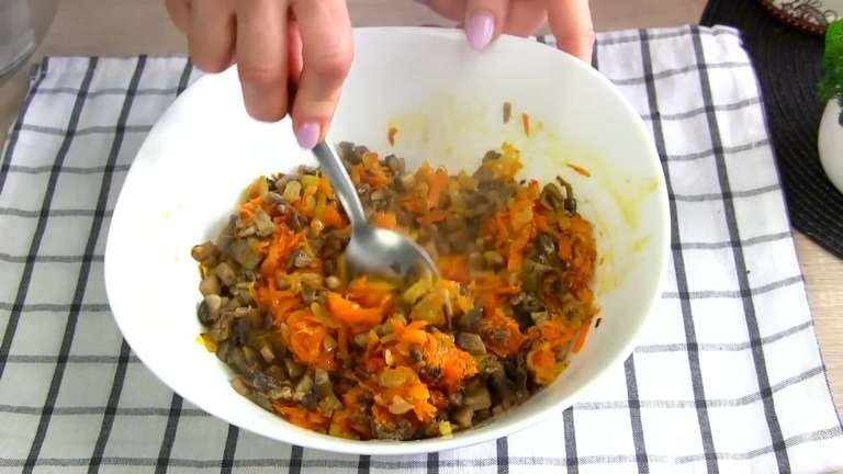 Постная картофельная запеканка с грибами в духовке