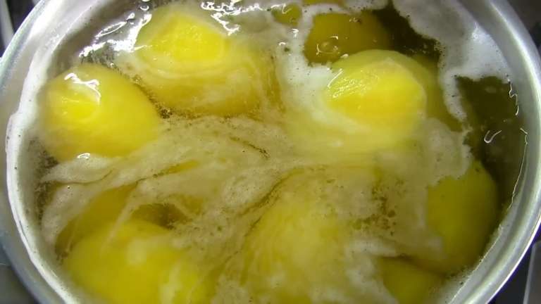 Постная картофельная запеканка с грибами в духовке