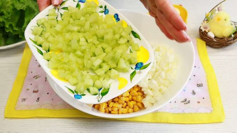 Салат «Курча»: рецепт із куркою, сиром та кукурудзою