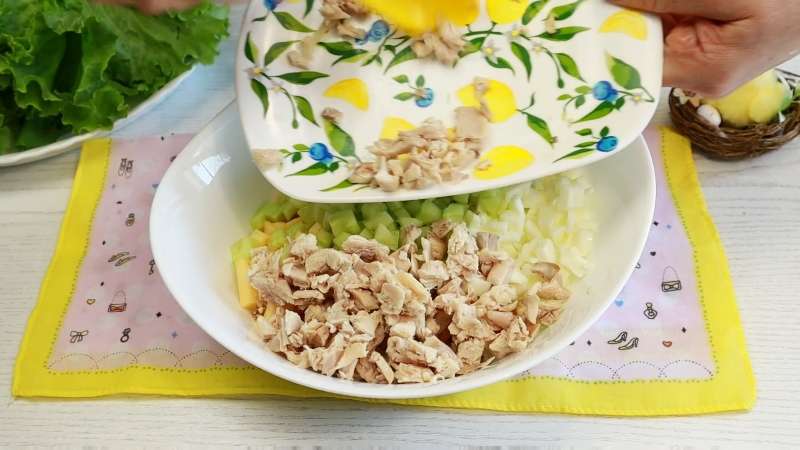 Салат «Курча»: рецепт із куркою, сиром та кукурудзою