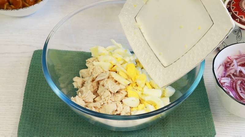 Салат «Казацкий» рецепт с курицей и опятами