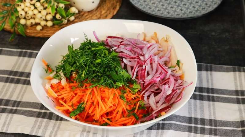 Салат «Султан» рецепт с курицей и маринованным луком
