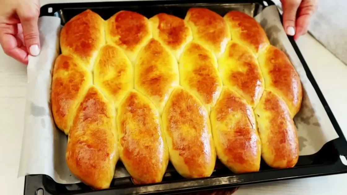 Рецепт пиріжків з м'ясом (курка та свинина) в духовці